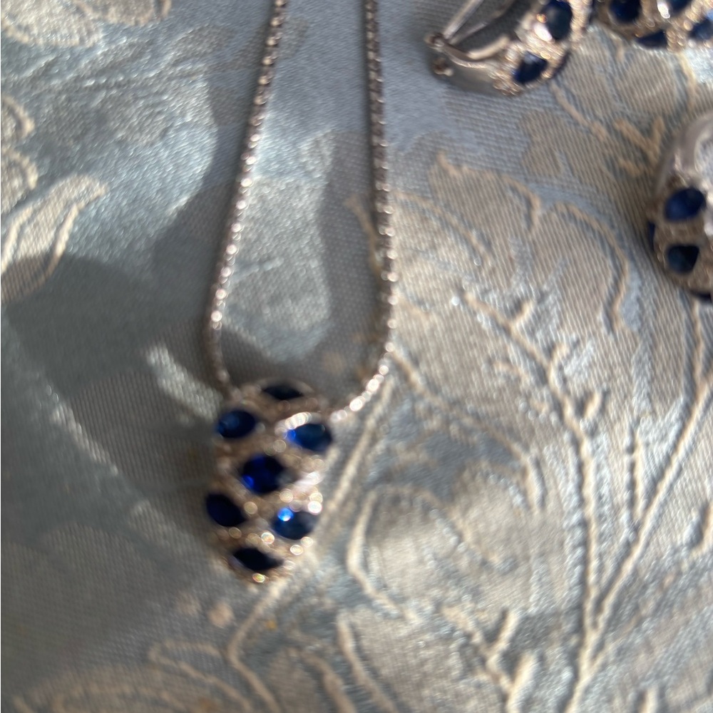 Elegant 18 K(750 stamp )  white gold , sapphire Jewelry Set vintage - Picture 6 of 7